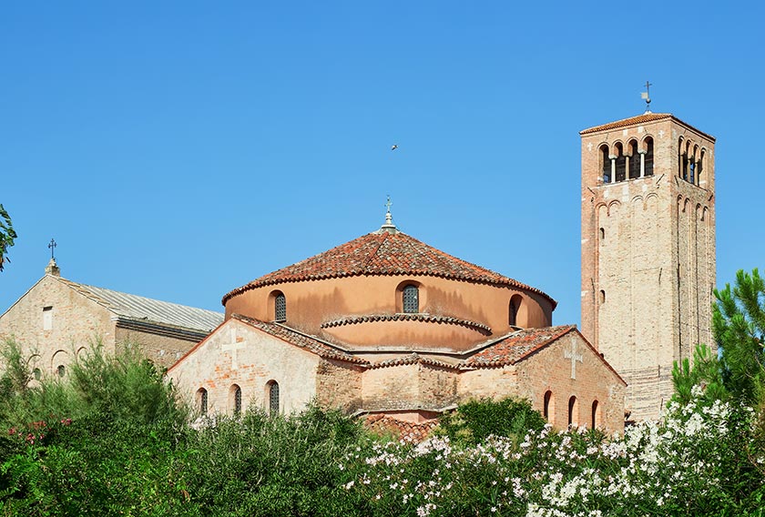 Glockenturm von Torcello in der Lagune von Venedig