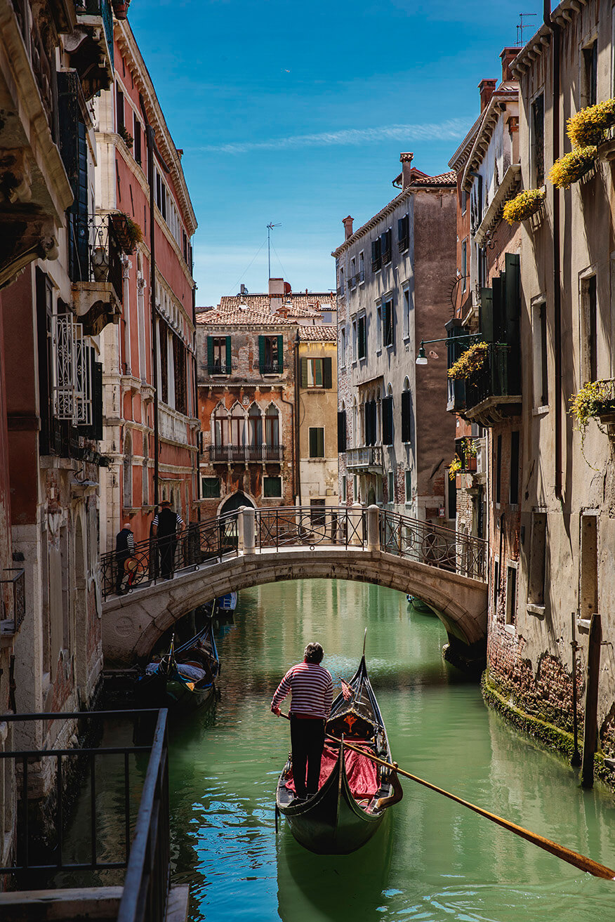 Kanal und Gondel in Venedig
